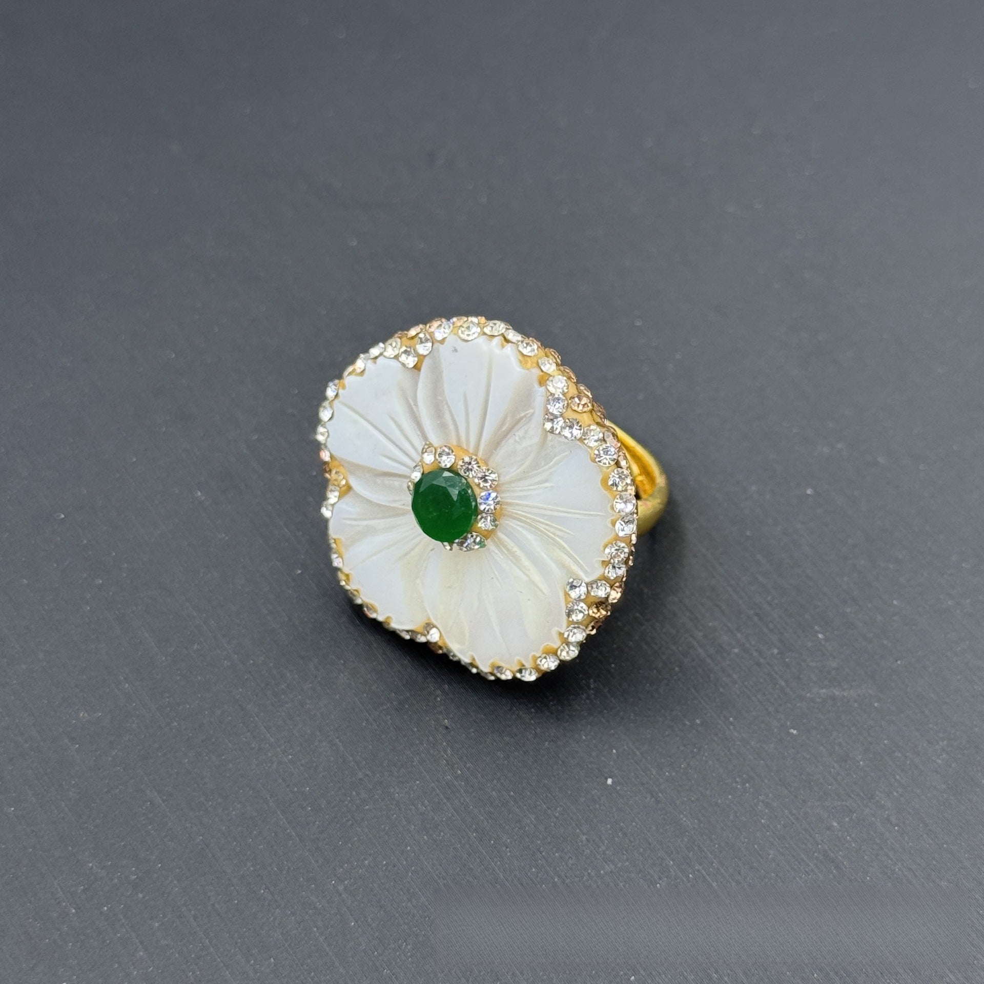 New Natural Pearl Shell Inlaid Three-Piece Set Vintage Jewelry Personalized Handmade