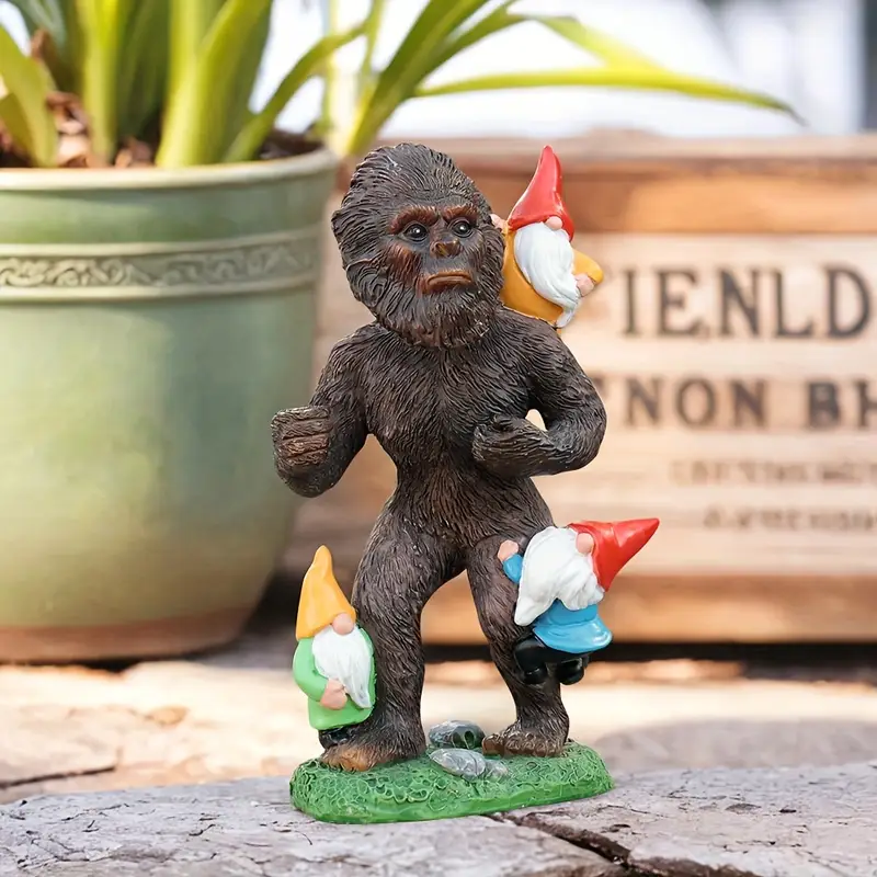 Resin gorilla statue, suitable for tabletop courtyard, farmhouse style sculpture