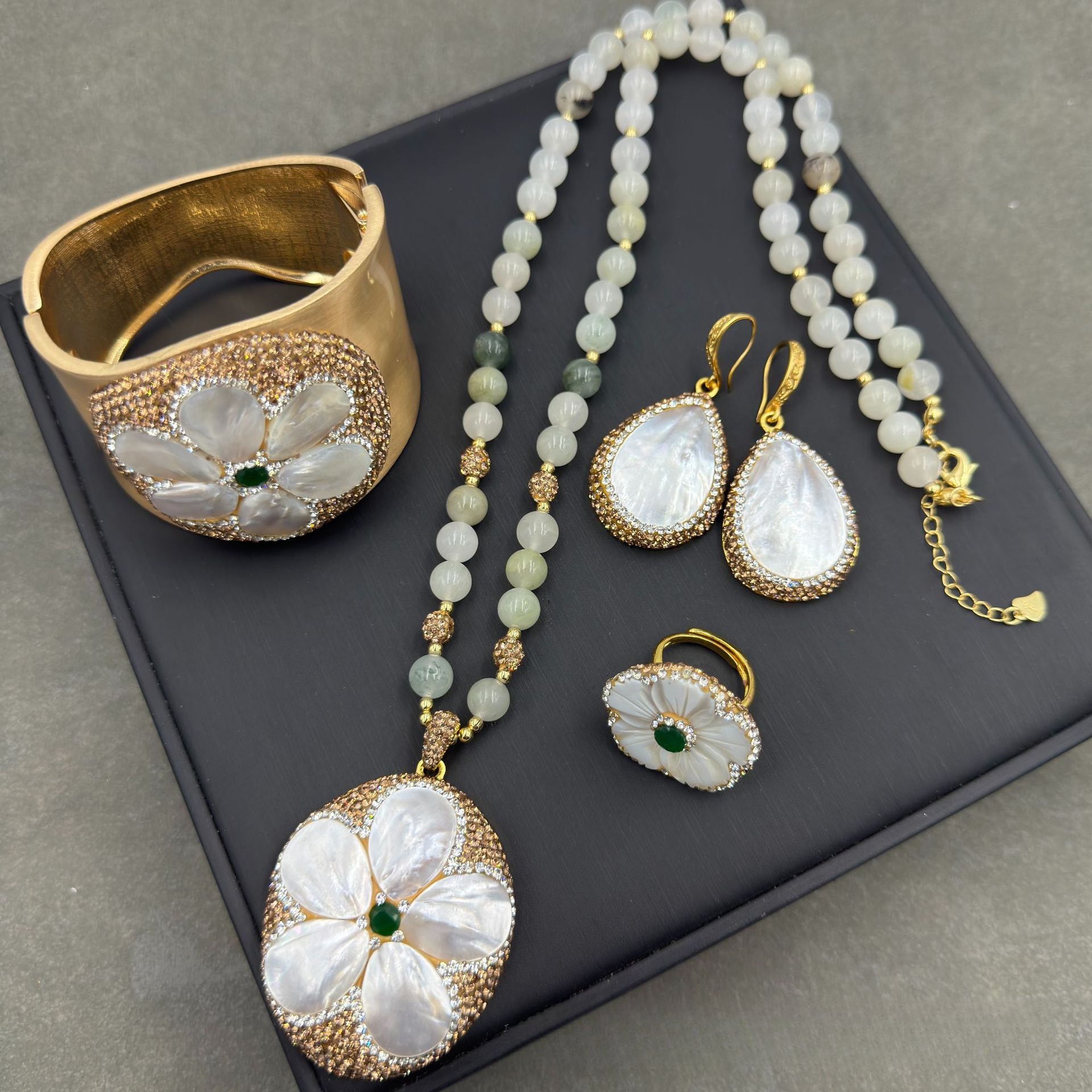 New Natural Pearl Shell Inlaid Three-Piece Set Vintage Jewelry Personalized Handmade